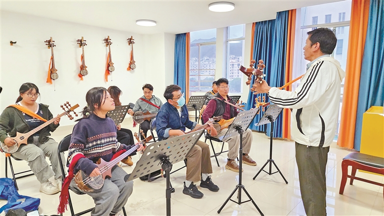 上夜校 学非遗